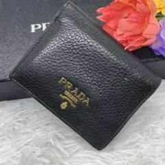 美品✨️プラダ 二つ折り財布 レザー シボ革 バイカラー レッド ブラック