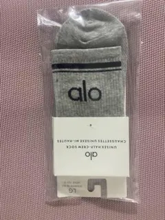 alo yogaユニセックス ハーフクルーソックス　グレー