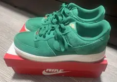 NIKEエアフォース1 '07 LV8のサムネイル