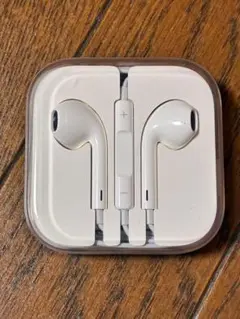 Apple 純正　リモコンマイク付イヤホン 3.5mmジャック　ケース付のサムネイル