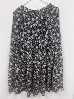 Bershka 花柄ロングスカートのサムネイル