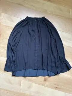美品♡ルクールブラン♡ノーカラーギャザーブラウスのサムネイル