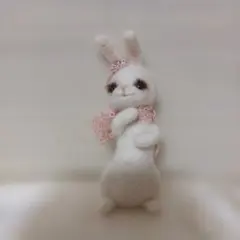 小さなウサギちゃんのぬいぐるみ ハンドメイド 作家 アートドール