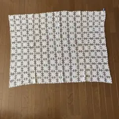 アイボリー レース編み　テーブルクロス 約128cm x 95cm 大判