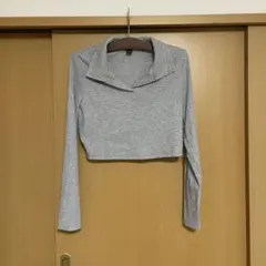グレー クロップド丈 トップス 長袖 襟付き ショート丈 シンプル 韓国風