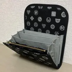黒 銀家紋柄 蛇腹式 母子手帳ケース、通帳ケース、お薬手帳ケース、カードケースのサムネイル