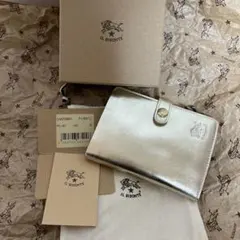 【新品】イルビゾンテ スリム 二つ折り財布 プラチナゴールド