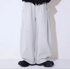 美品　ジーナシス　接触冷感　スウェットコクーンタックパンツ　グレー