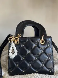 ブラックキルティングショルダーバッグ