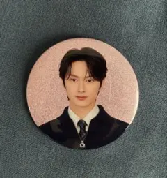 SEVENTEEN セブチ　ジュン　缶バッチ　HOLIDAY