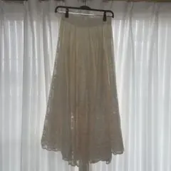 レースたっぷりスカート