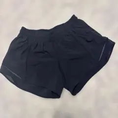 lululemon ブラックショートパンツ 6 Tall