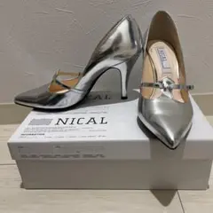 美品 NICAL メタリックヒールパンプス パンプス シルバー 37 23.5のサムネイル