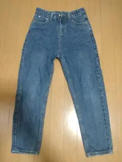 ハイウエスト　デニムパンツ