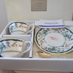 【新品未使用】NARUMIティーカップ＆ソーサー2脚セットティースプーン付き