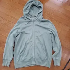 ユニクロ　グリーン フルジップ フード付き パーカー