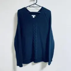 ケーブル編みニット　紺色　レディース　Vネック
