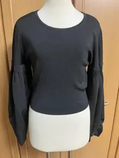 【ザラ】ZARA ボリューム スリーブ ショート丈 ニット 黒 シンプル