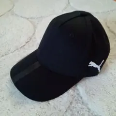 PUMA ブラック キャップ ストライプ付き