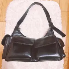 COLONY ショルダーバッグ フラップポケット付き