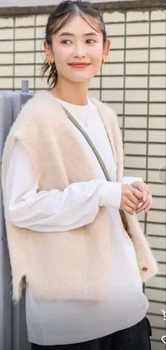 フリークスストア　フェザーニットベスト　アイボリー　美品