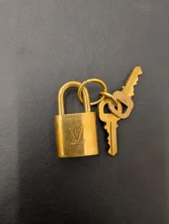 シ*】様 Louis Vuitton 南京錠 ゴールド 鍵2本付き