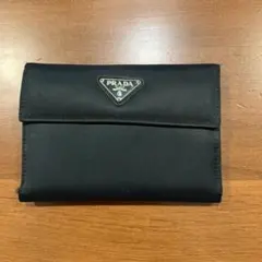 値下げしました！プラダ　二つ折り財布　箱付き