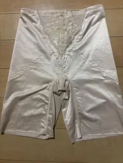 トリンプ　ガードル　補正下着　サイズ76 ベージュ