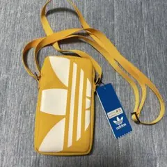 adidas イエロー ポーチ