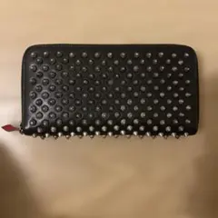 Christian Louboutin スタッズ ラウンドファスナー長財布のサムネイル