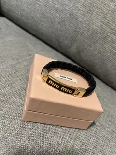 miumiu ブレスレット　レザー　ブラックのサムネイル
