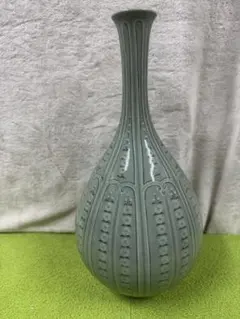 高麗青磁 透かし彫り 花瓶 高さ約32.5cm 恩明銘 大型 花器 飾り壺 陶器