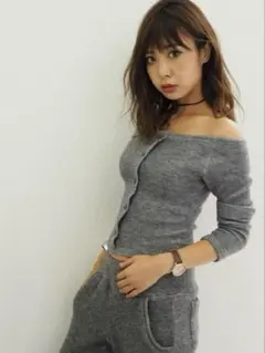 オフショルニットトップス