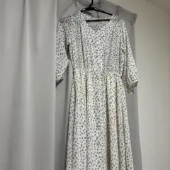♡ Avan Lily 花柄ワンピース 七分丈