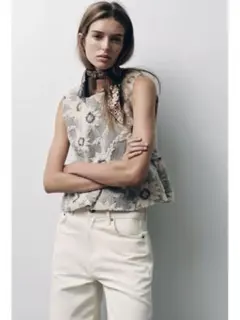 ZARAフラワープリント構造ペプラムトップス