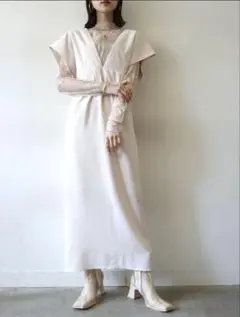 新品タグ付き♡リュミエ♡ディープＶネックフレンチスリーブワンピース