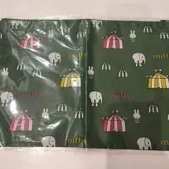 ミッフィー柄 ドデカポーチ 新品未使用 ジッパーポーチ