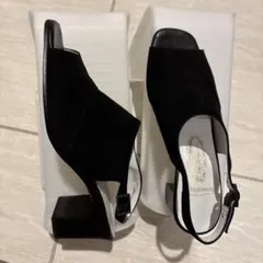 銀座ヨシノヤ 23.0 ホッソリーナ ブラックスエード