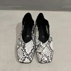 パイソン柄スクエアトゥパンプスのサムネイル