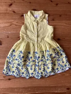 GAP KIDS 刺繍入り　イエロー ノースリーブワンピース 110cm