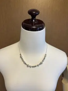美品 シルバー ロングネックレス パール風ビーズ
