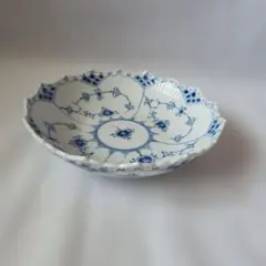 廃盤ロイヤルコペンハーゲン ブラックフルーテッドフルレース フラワー