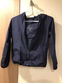 ユニクロ　130 ネイビー　ポケッタブルパーカー