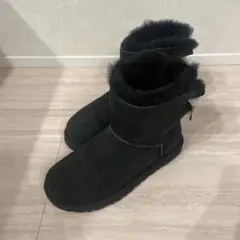 UGG ブラック ムートンブーツ リボン付き