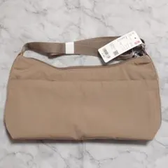 UNIQLO ユニクロ 2Way ワンハンドルバッグのサムネイル
