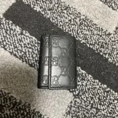 GUCCI ブラックレザー キーケース GGパターン