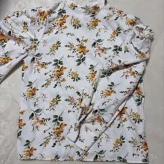 【新品未使用】花柄　長袖ブラウス