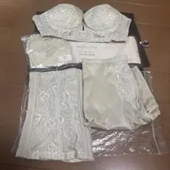 ブライダリウムミュー　ブライダルインナーセット　M