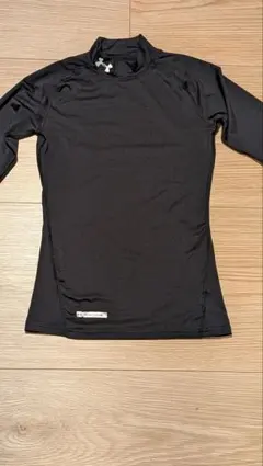Under Armour ヒートギア　長袖インナー　黒　SM