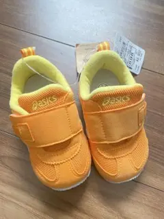 asics キッズシューズ　13センチ　新品